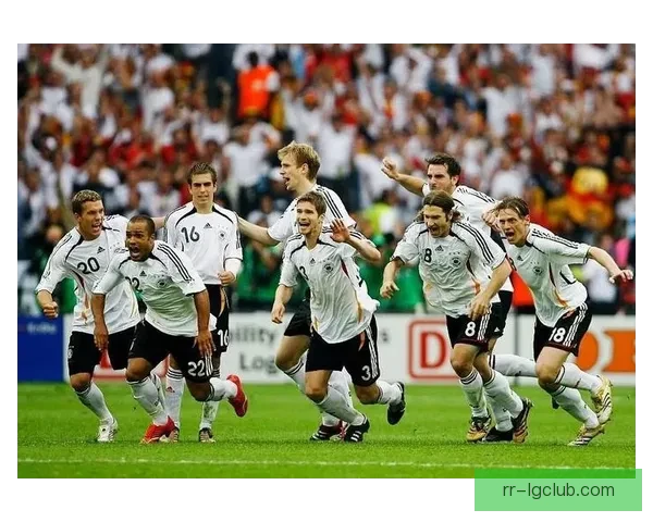 世界杯官方播客系列揭示背后故事 深度解读赛事精彩与球员心路历程